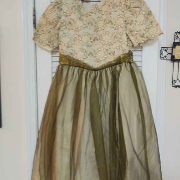 Kids Dress - Picture 1 of 4
